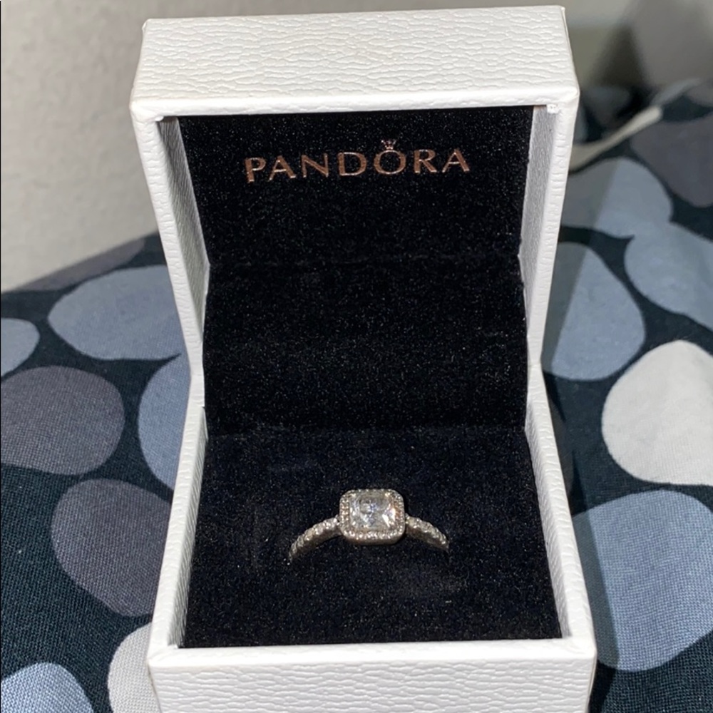 Pandora Ring
